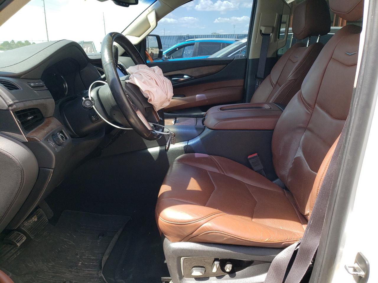 1GYS3BKJ8GR323567 2016 Cadillac Escalade Luxury