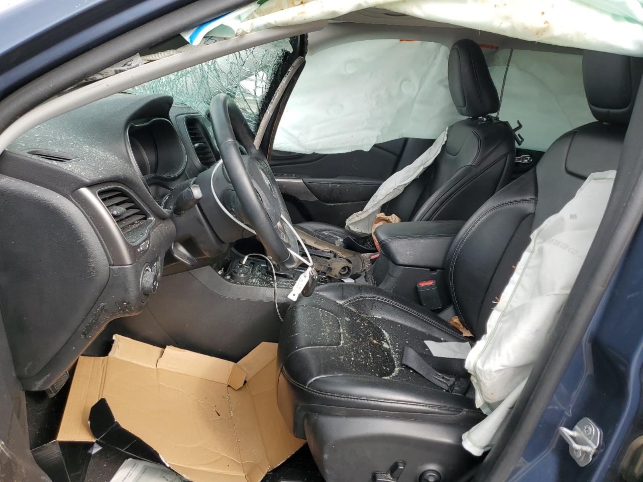 2019 Jeep Cherokee Latitude Plus VIN: 1C4PJMLB0KD487048 Lot: 50181484