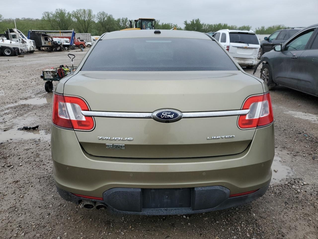2013 Ford Taurus - Image 6