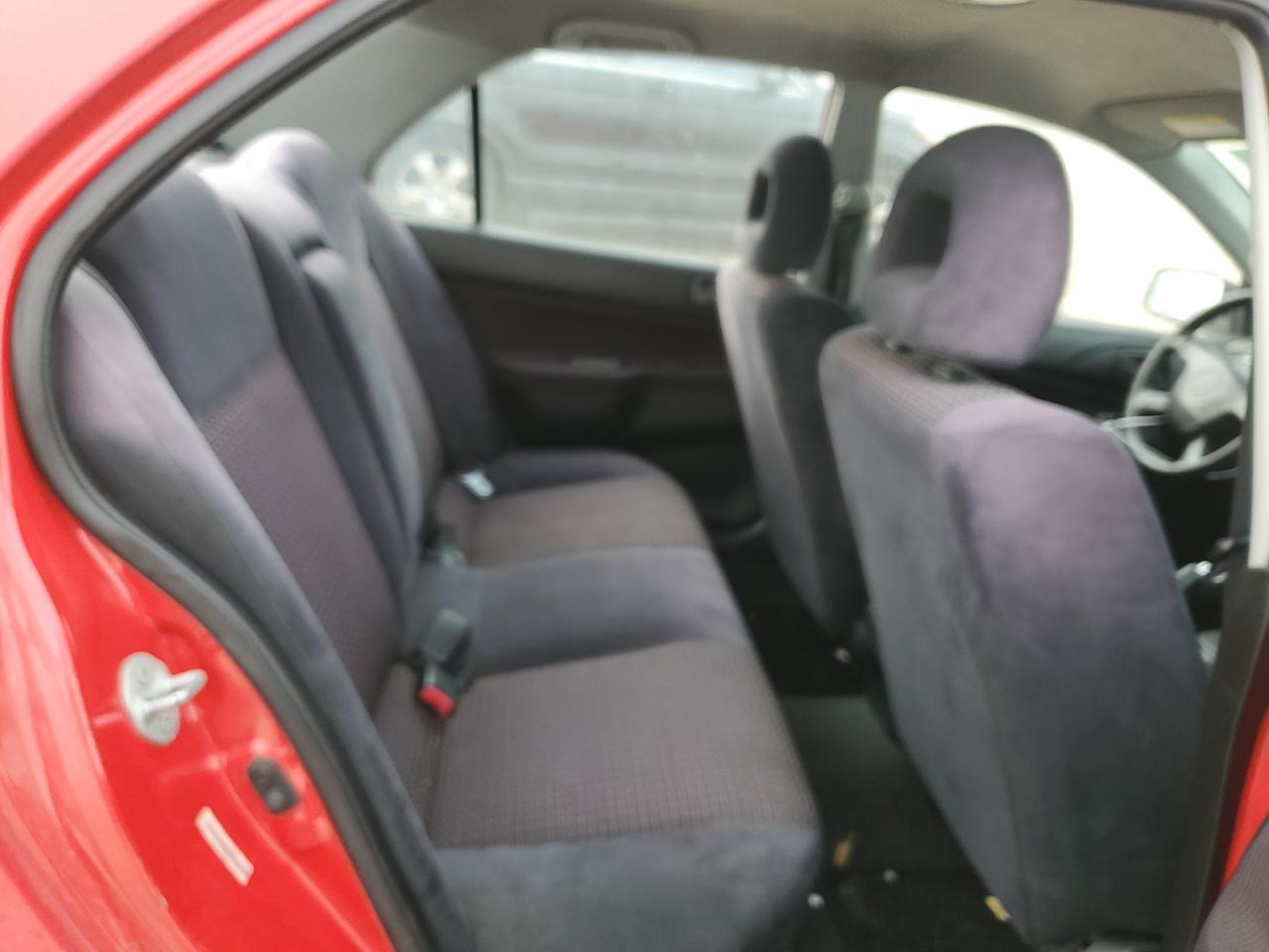 2004 Mitsubishi Lancer - Image 10