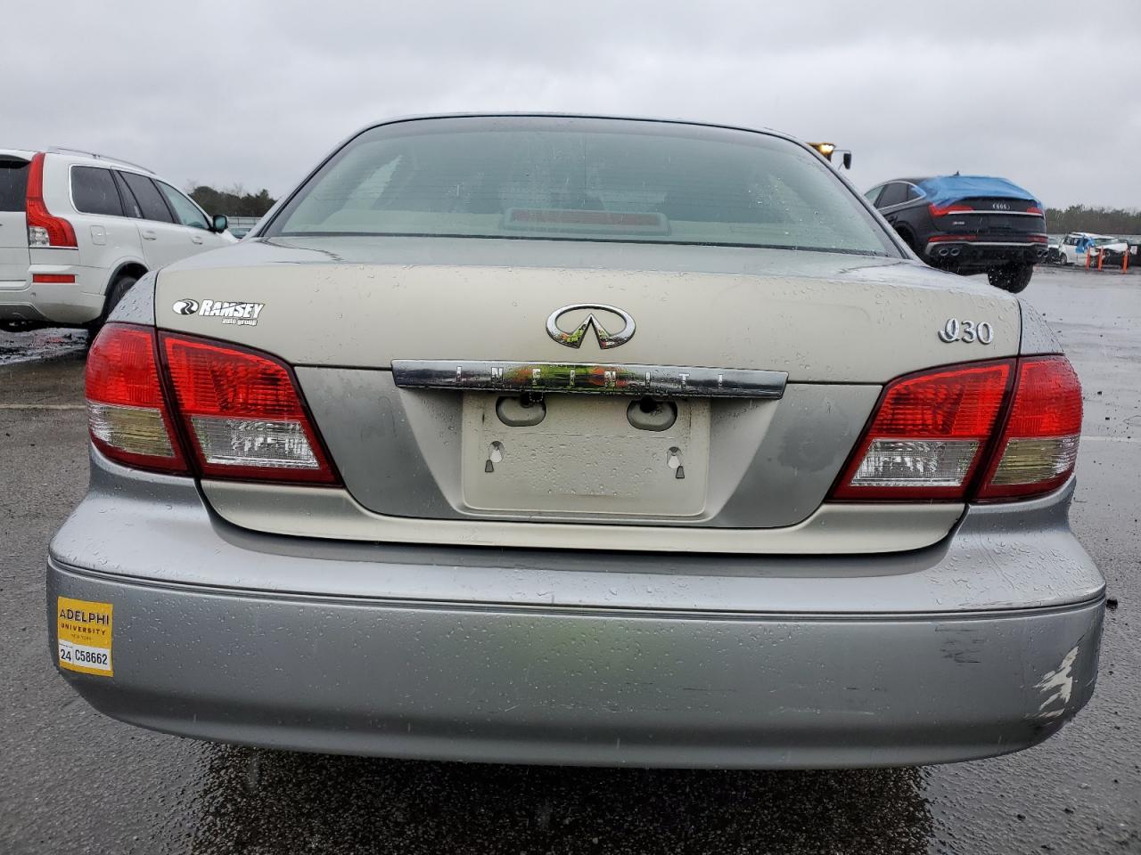 2000 Infiniti I30 VIN: JNKCA31AXYT204946 Lot: 56365664