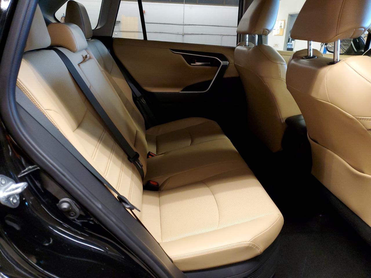 2019 Toyota Rav4 Limited VIN: JTMDWRFV2KD021838 Lot: 51008434