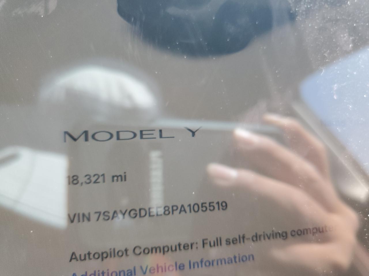 7SAYGDEE8PA105519 2023 Tesla Model Y