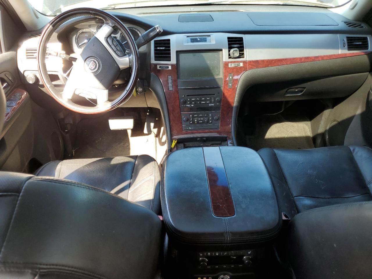 2011 Cadillac Escalade - Image 8