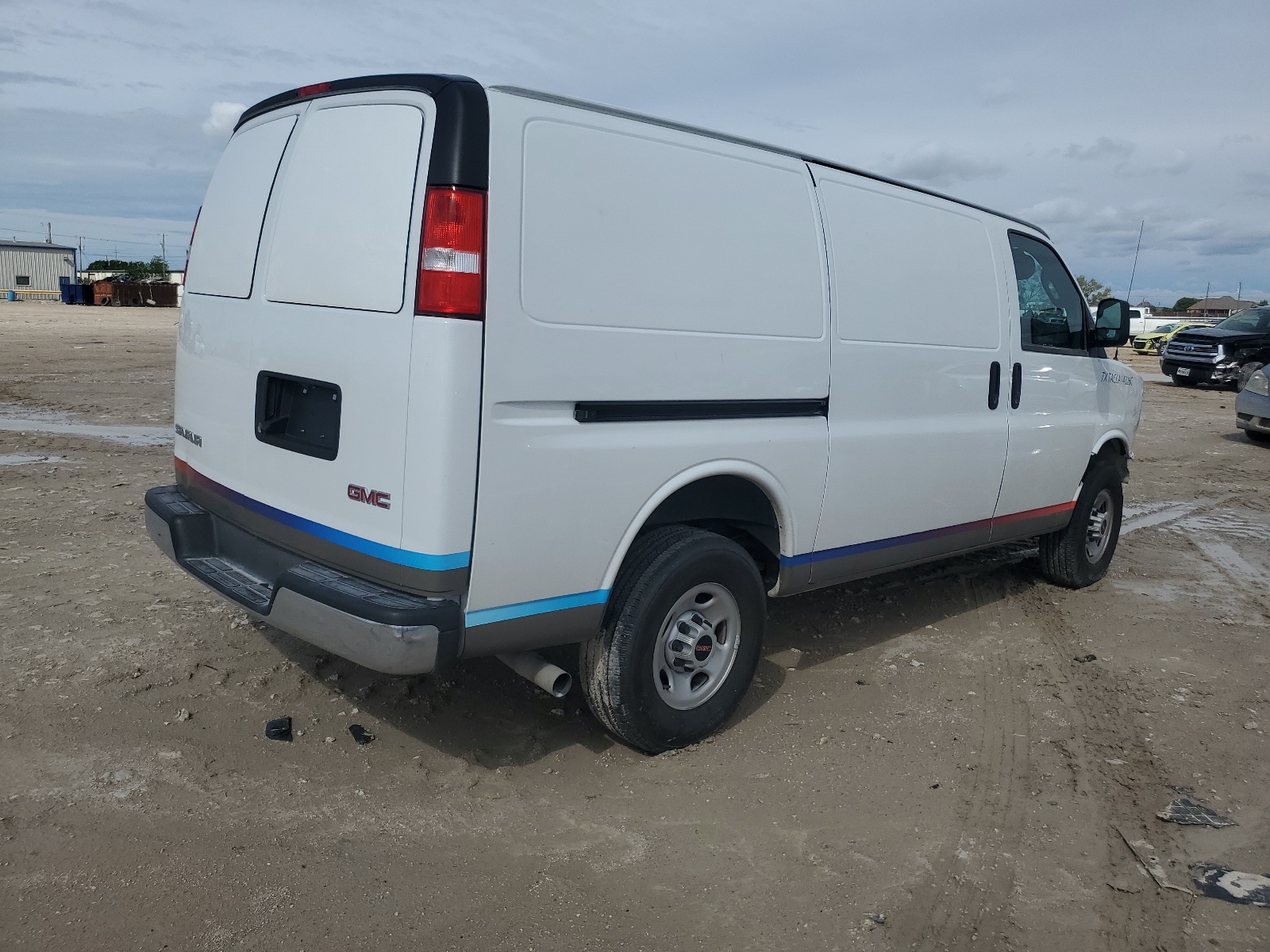 1GTW7AFP4P1166364 2023 GMC Savana G2500