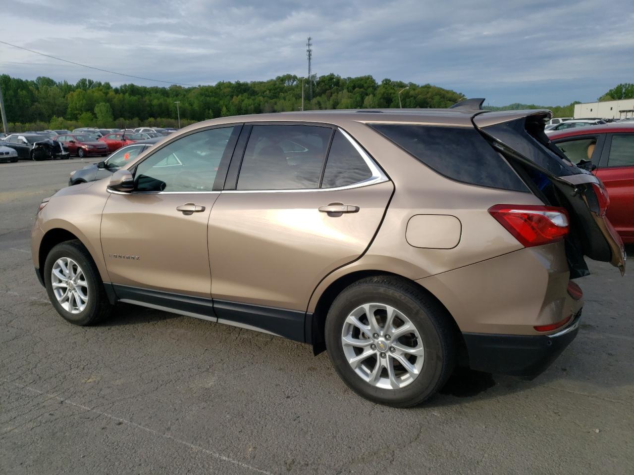 2GNAXUEV4K6136533 2019 CHEVROLET EQUINOX - Image 2