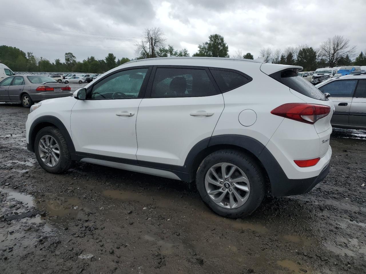 KM8J33A44JU670610 2018 HYUNDAI TUCSON - Image 2