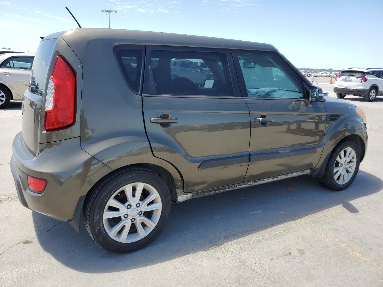 2012 Kia Soul + VIN: KNDJT2A63C7461814 Lot: 50889004