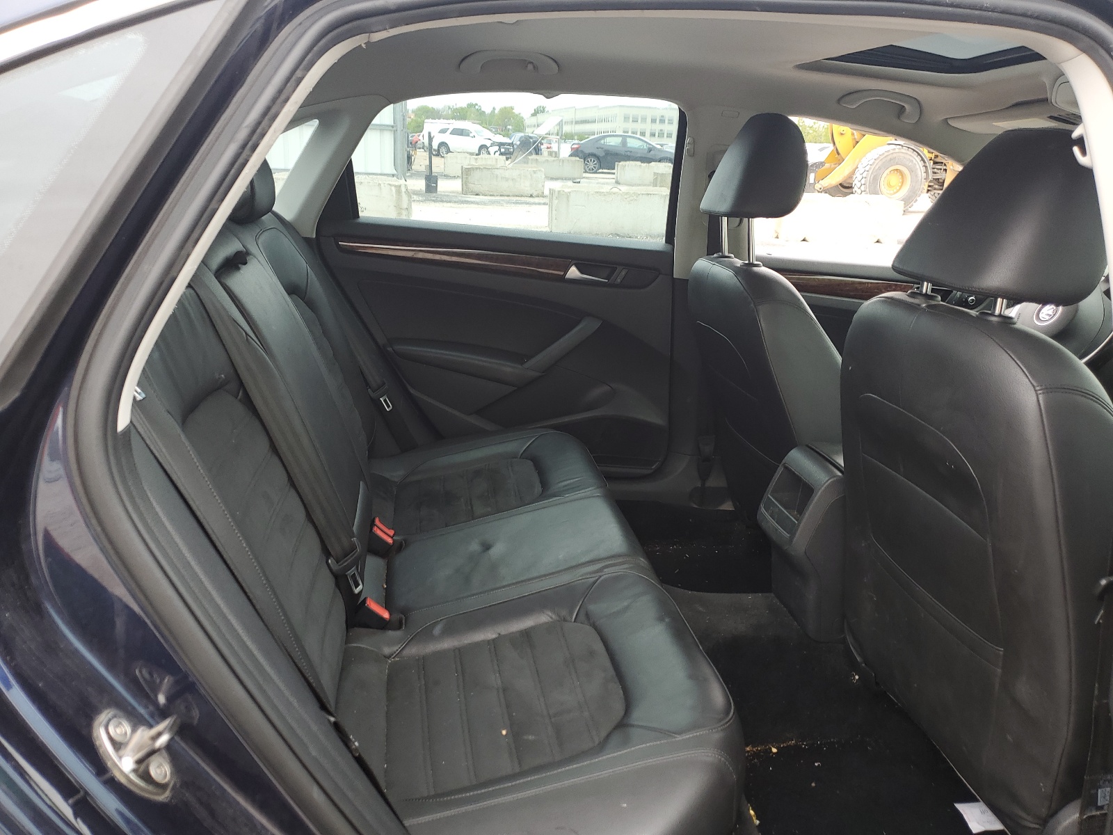 1VWCN7A35CC052224 2012 Volkswagen Passat Sel