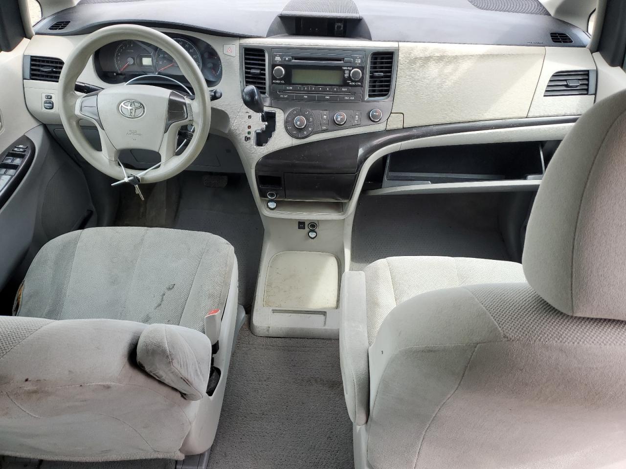 2011 Toyota Sienna Base VIN: 5TDKA3DC8BS005961 Lot: 50683344