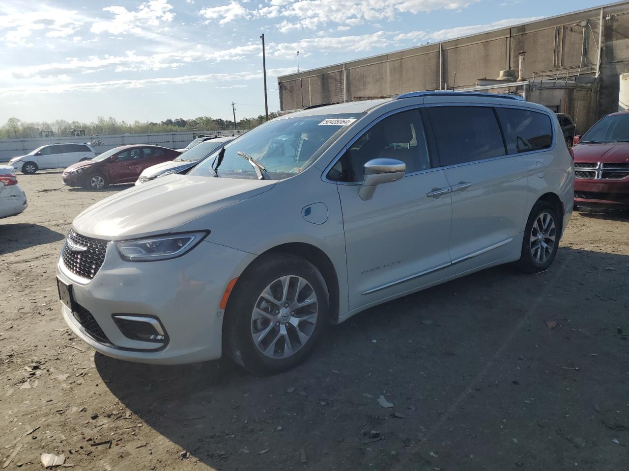 2021 Chrysler Pacifica Hybrid Pinnacle VIN: 2C4RC1N78MR562525 Lot: 50428064