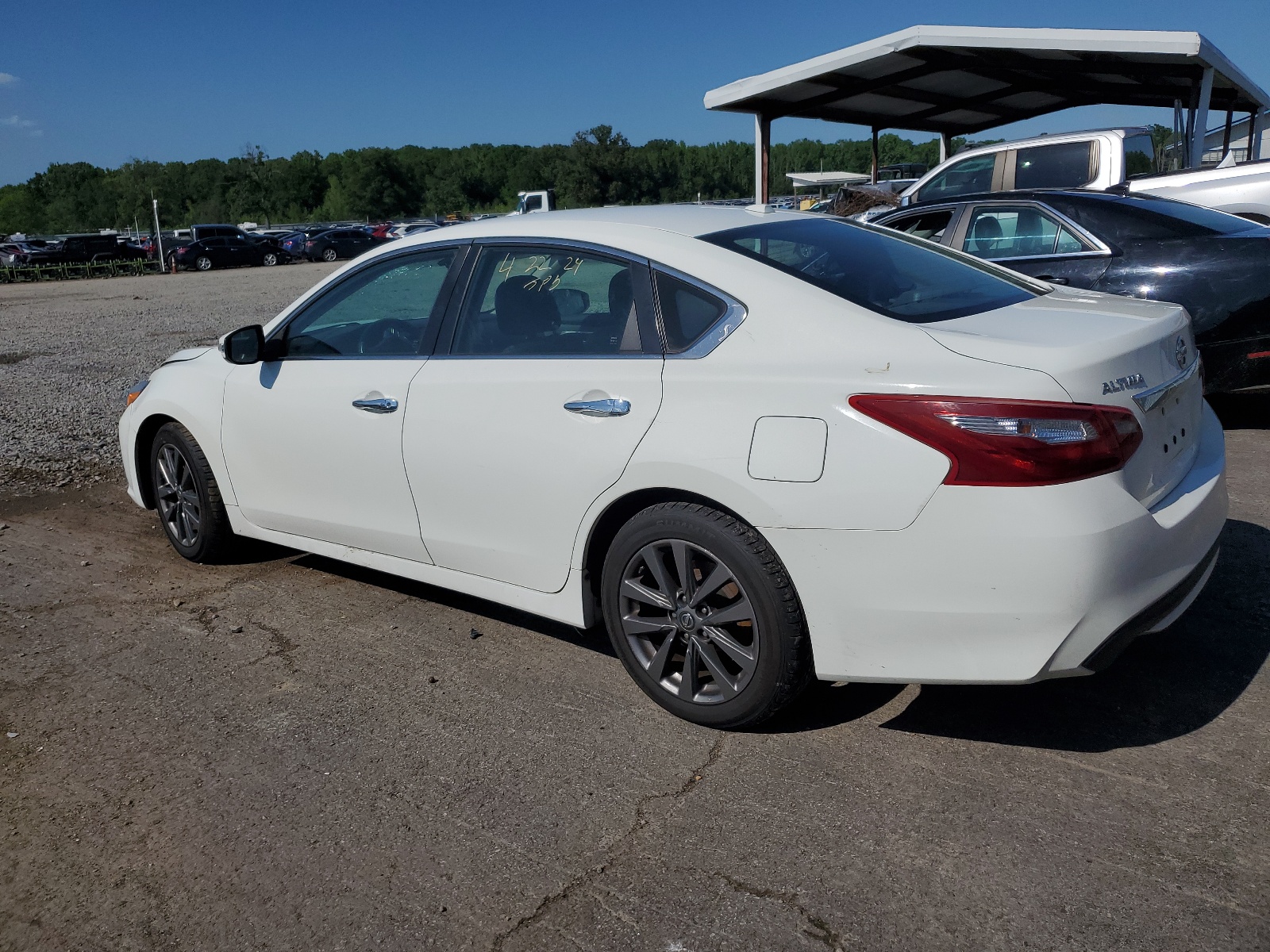 2018 Nissan Altima 2.5 vin: 1N4AL3AP5JC126739