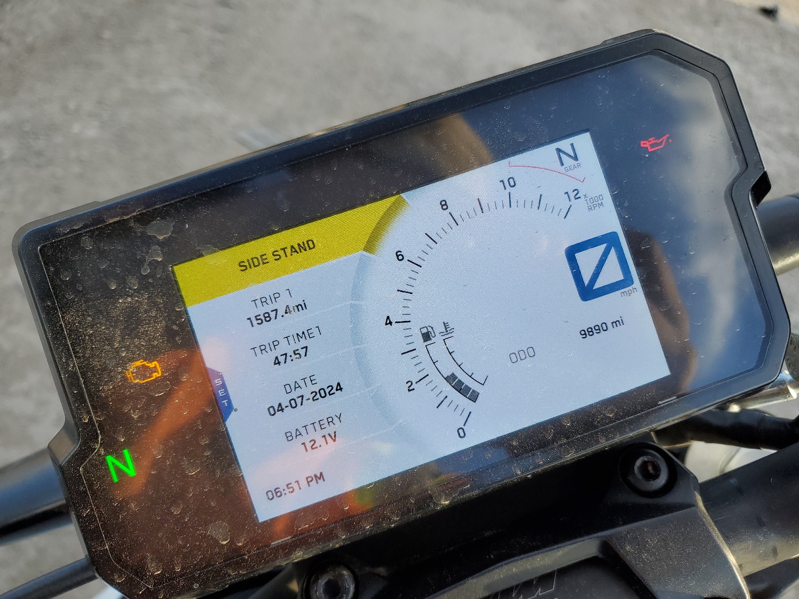 MD2JYJ408HC285435 2017 Ktm 390 Duke