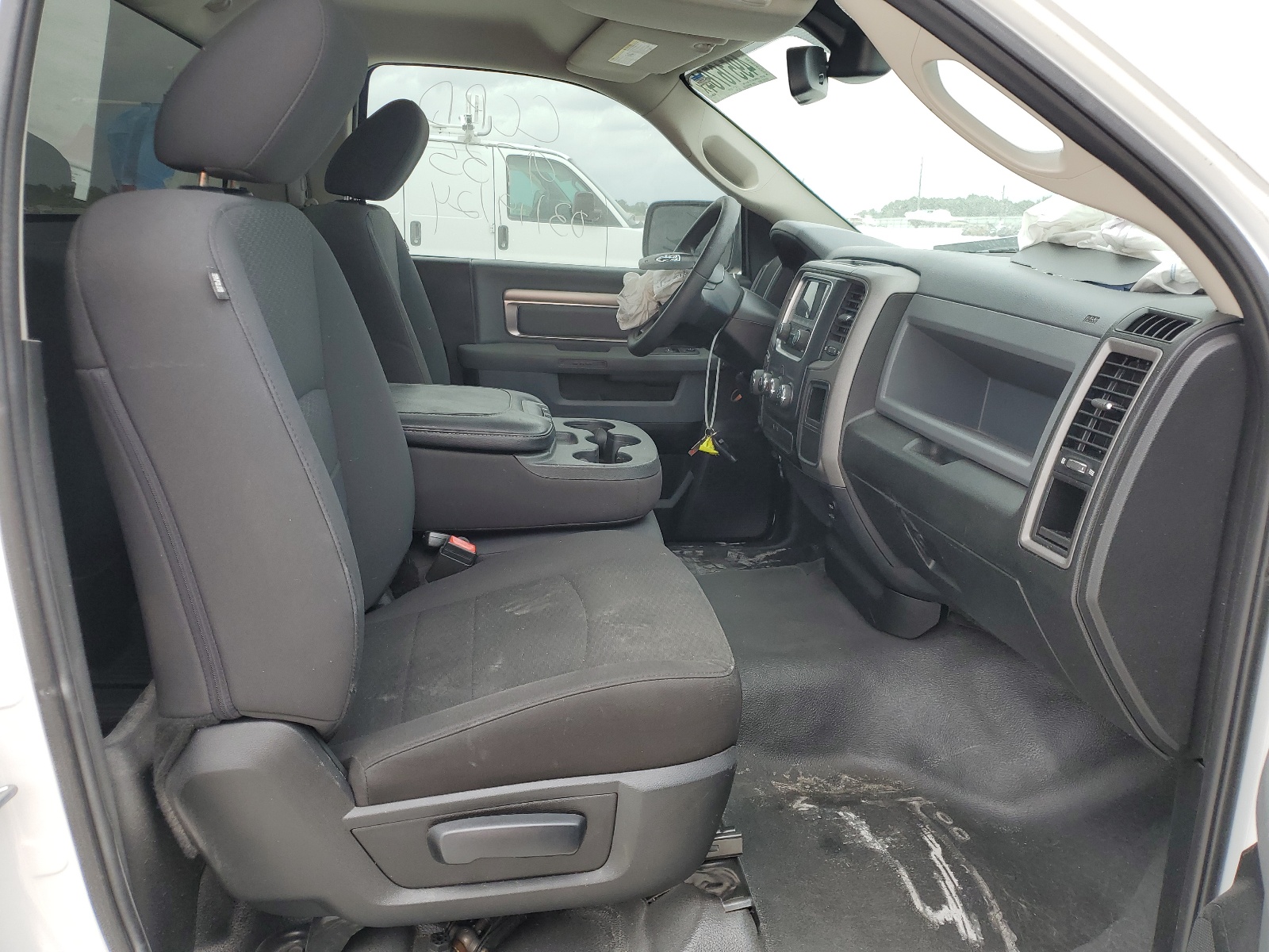 3C6JR6DT1LG144021 2020 Ram 1500 Classic Tradesman