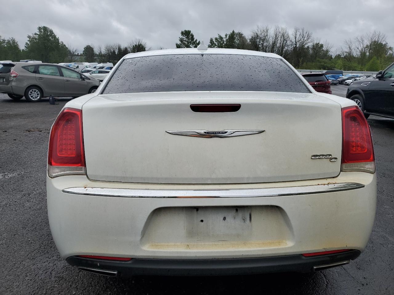2016 Chrysler 300 - Image 6