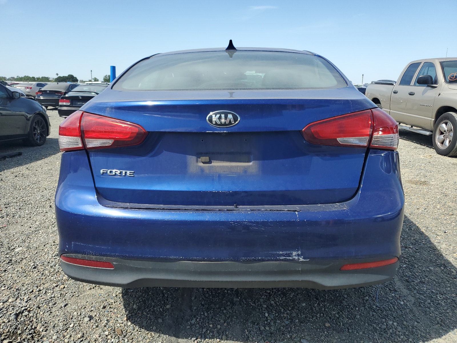 3KPFL4A7XHE020019 2017 Kia Forte Lx