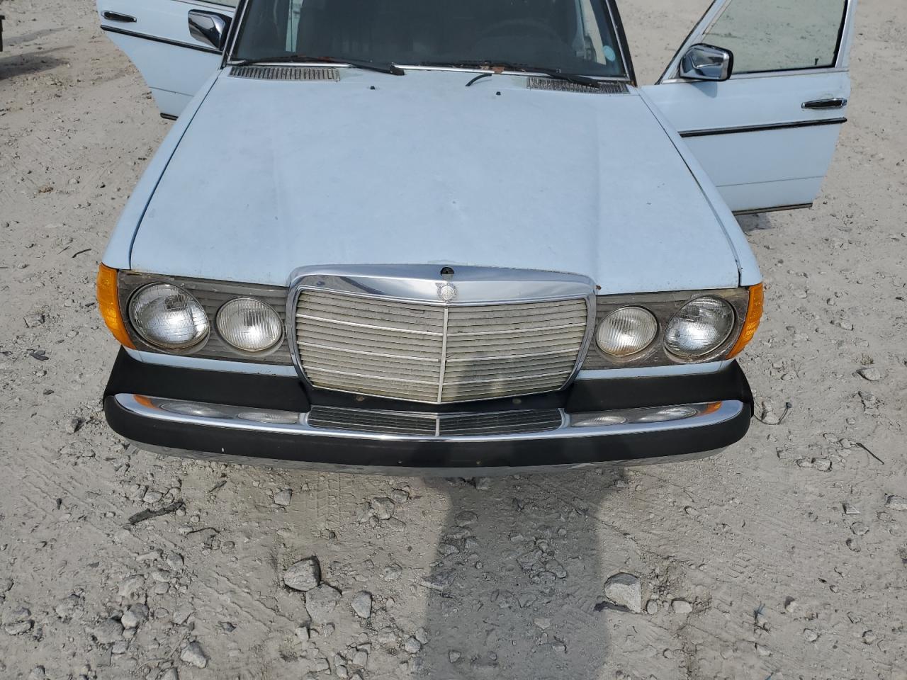 12313012058340 1977 Mercedes-Benz 300-Class