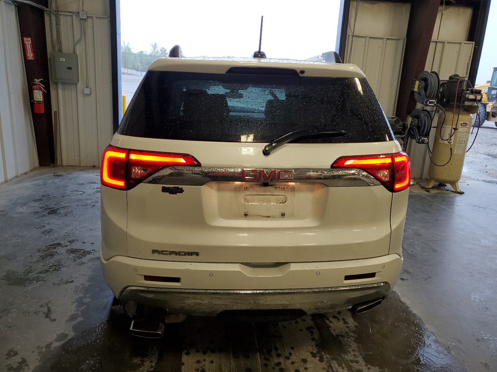 1GKKNPLS5JZ246088 2018 GMC Acadia Denali