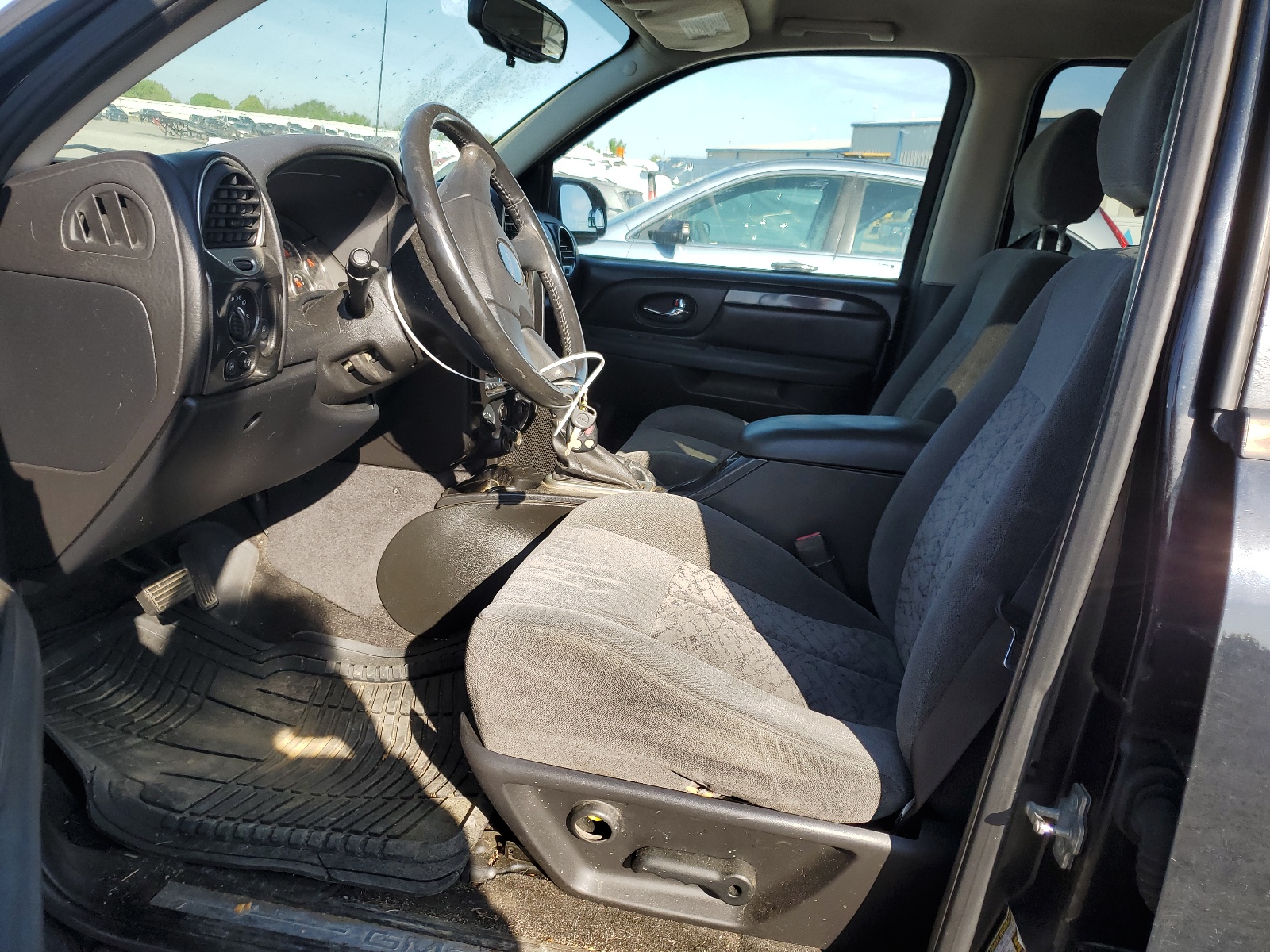 1GKDT13S952156209 2005 GMC Envoy