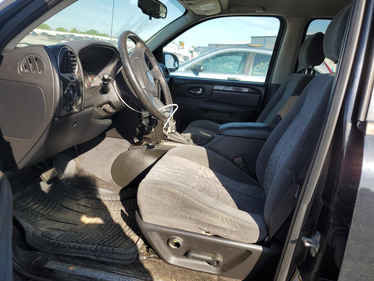 2005 GMC Envoy VIN: 1GKDT13S952156209 Lot: 52110664