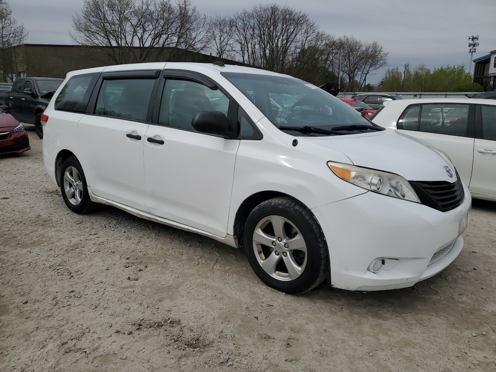 2013 Toyota Sienna vin: 5TDZK3DC5DS287863