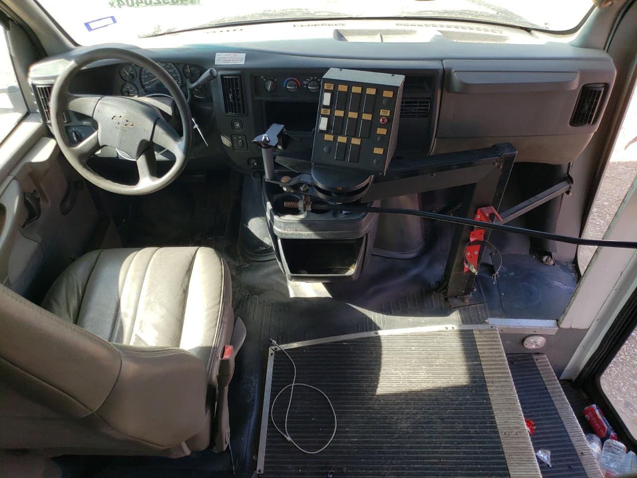 2004 Chevrolet Express G3500 VIN: 1GBJG31U341213645 Lot: 48926404