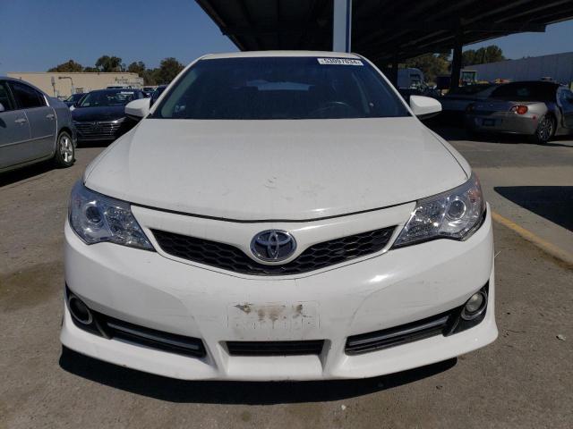  TOYOTA CAMRY 2014 Белый