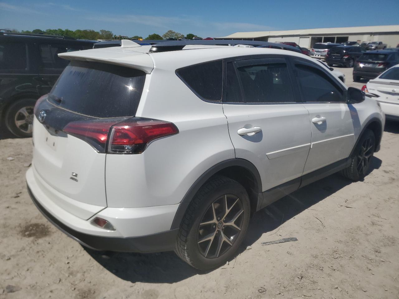 2T3JFREV7HW578423 2017 Toyota Rav4 Se