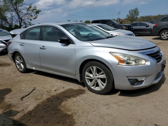 Sedans NISSAN ALTIMA 2014 Srebrny