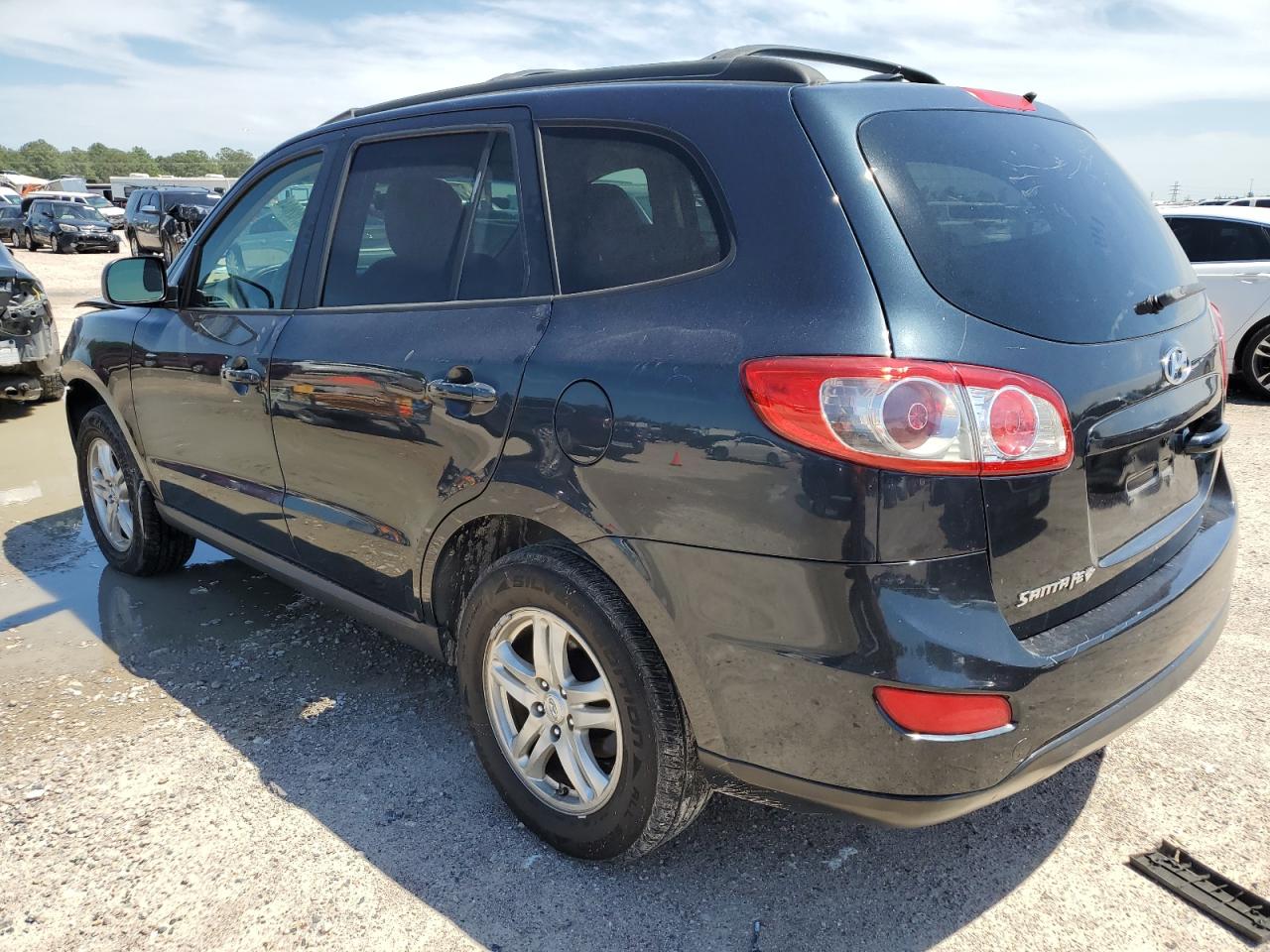 2012 Hyundai Santa Fe - Image 2