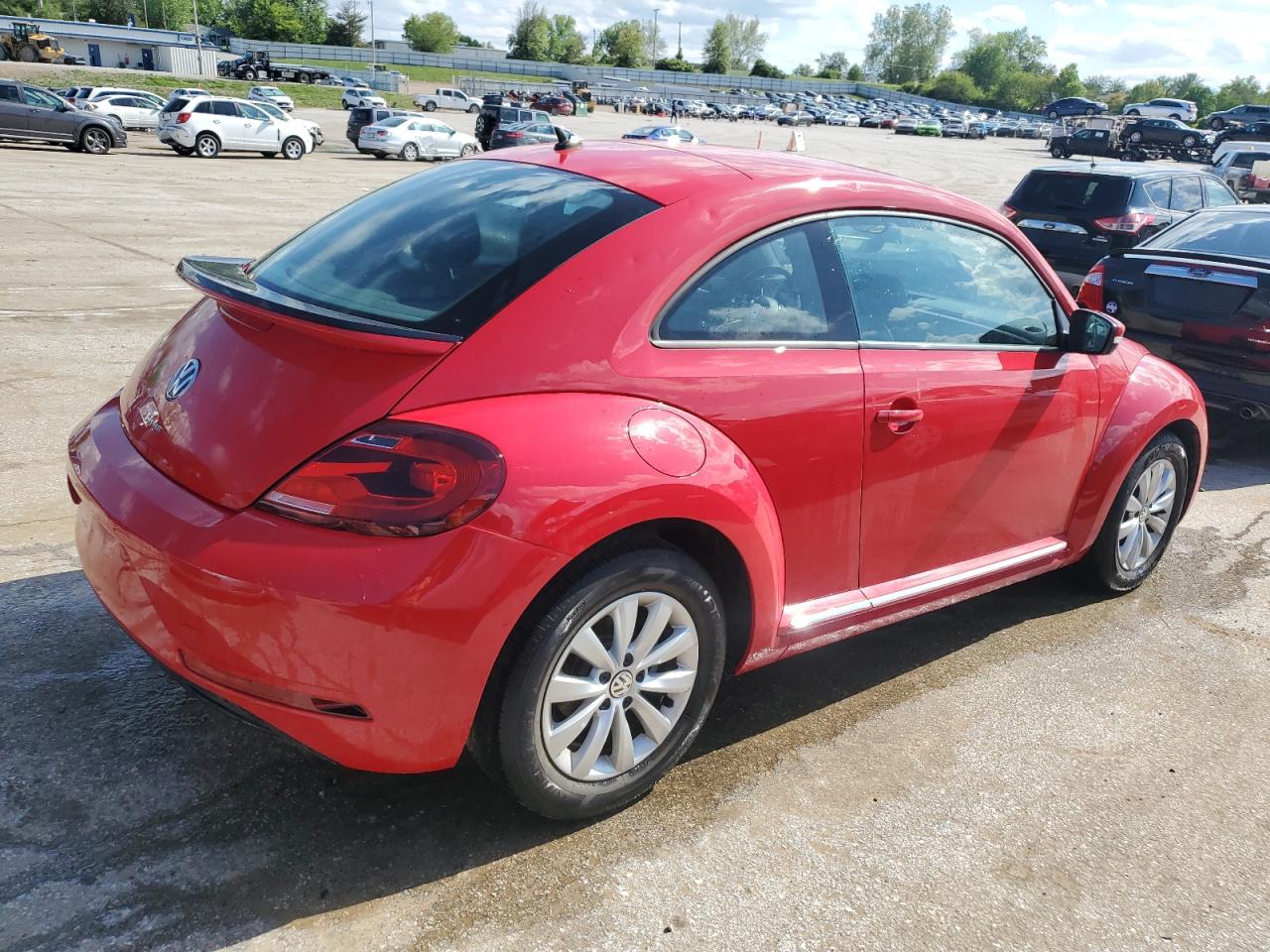 2019 Volkswagen Beetle S VIN: 3VWFD7AT5KM719192 Lot: 52237024