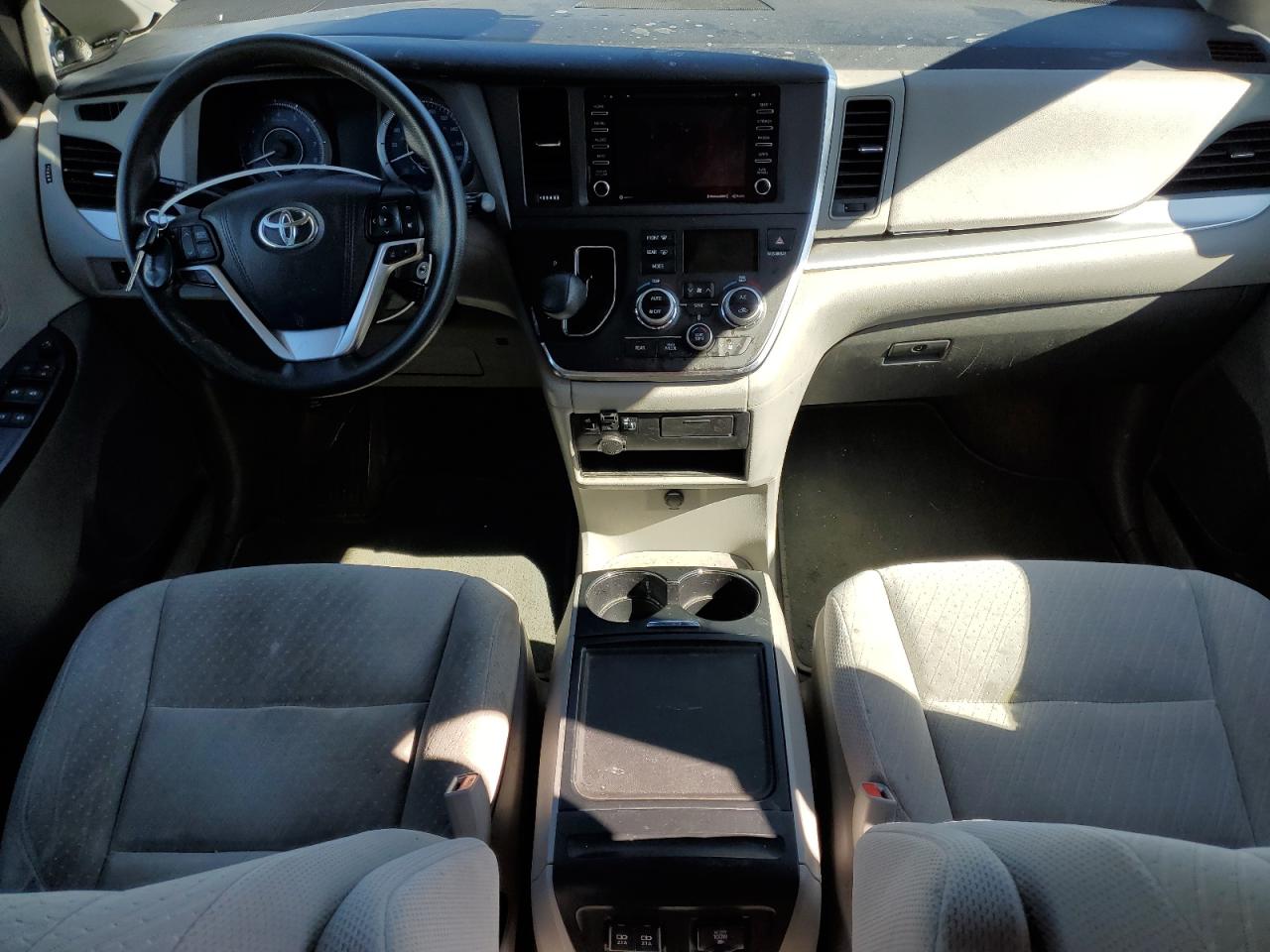 2018 Toyota Sienna Le VIN: 5TDJZ3DC1JS201260 Lot: 59564655