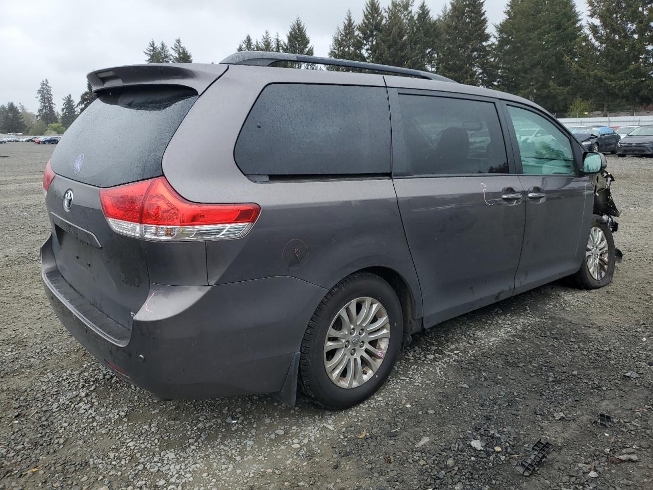 2012 Toyota Sienna Xle VIN: 5TDYK3DC8CS239784 Lot: 52238044