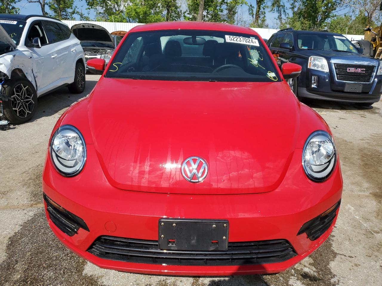 2019 Volkswagen Beetle S VIN: 3VWFD7AT5KM719192 Lot: 52237024