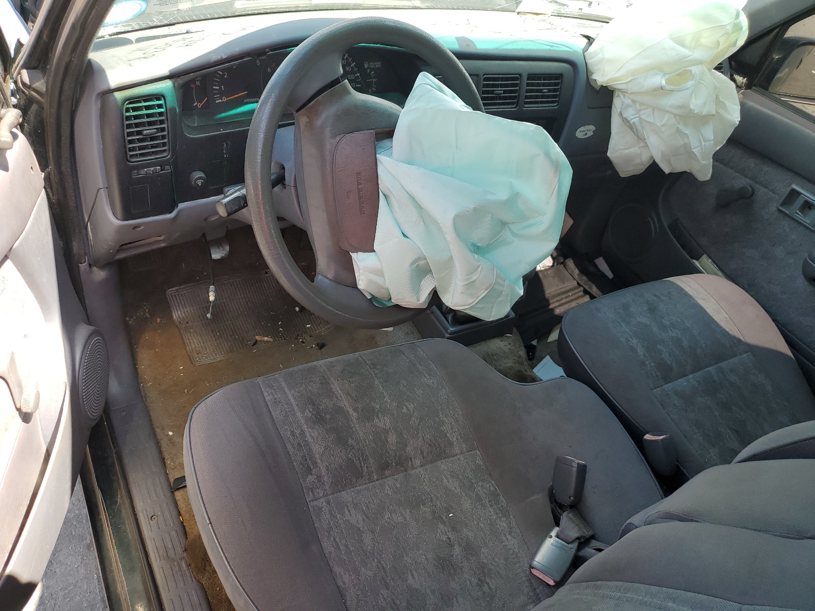 4TAVL52N2YZ585038 2000 Toyota Tacoma Xtracab