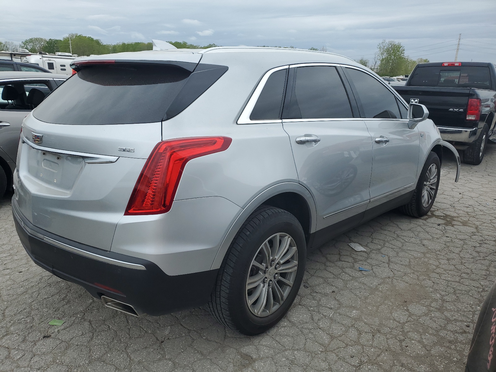 1GYKNDRS7HZ222171 2017 Cadillac Xt5 Luxury