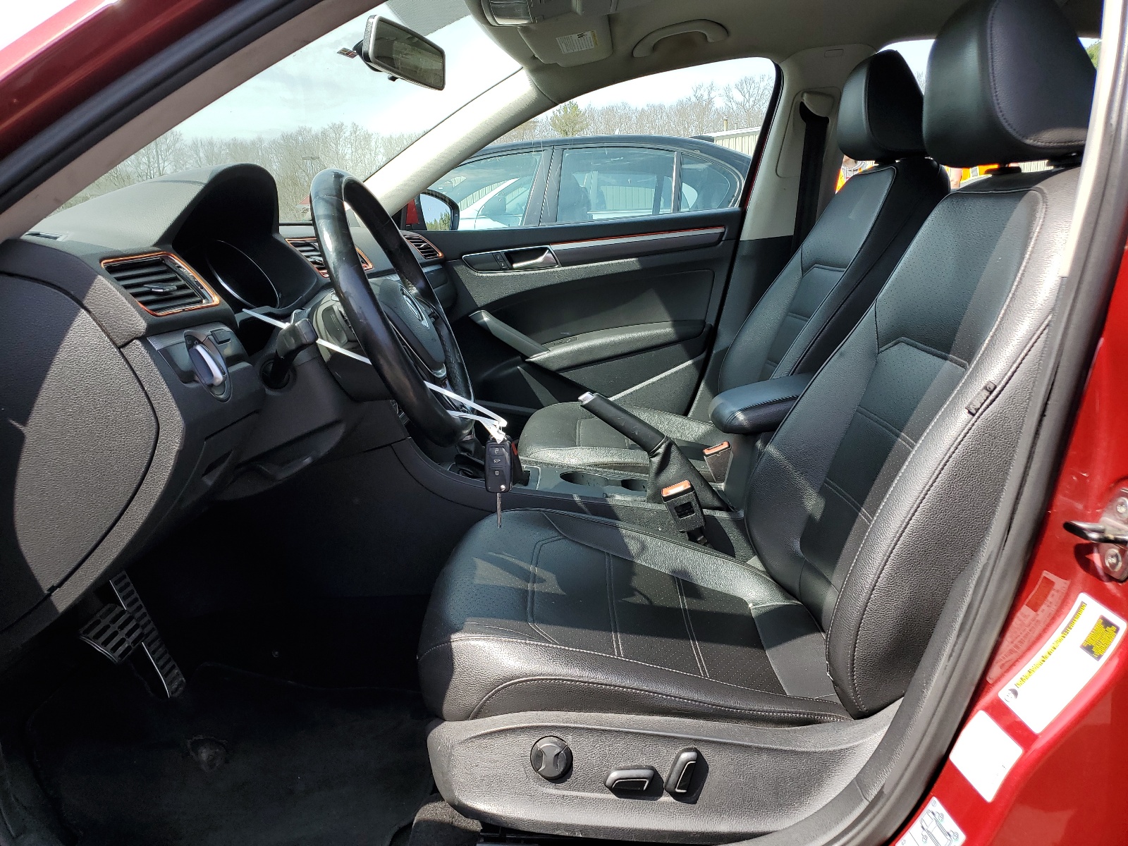 1VWDT7A35HC035165 2017 Volkswagen Passat R-Line