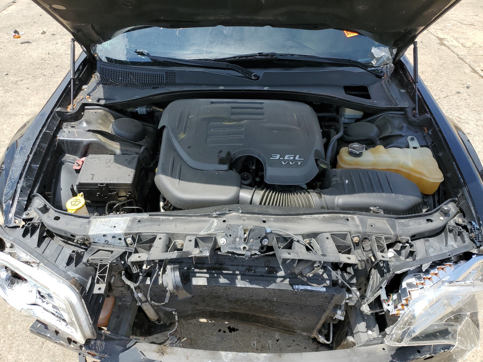 2C3CCAAG2EH100811 2014 Chrysler 300