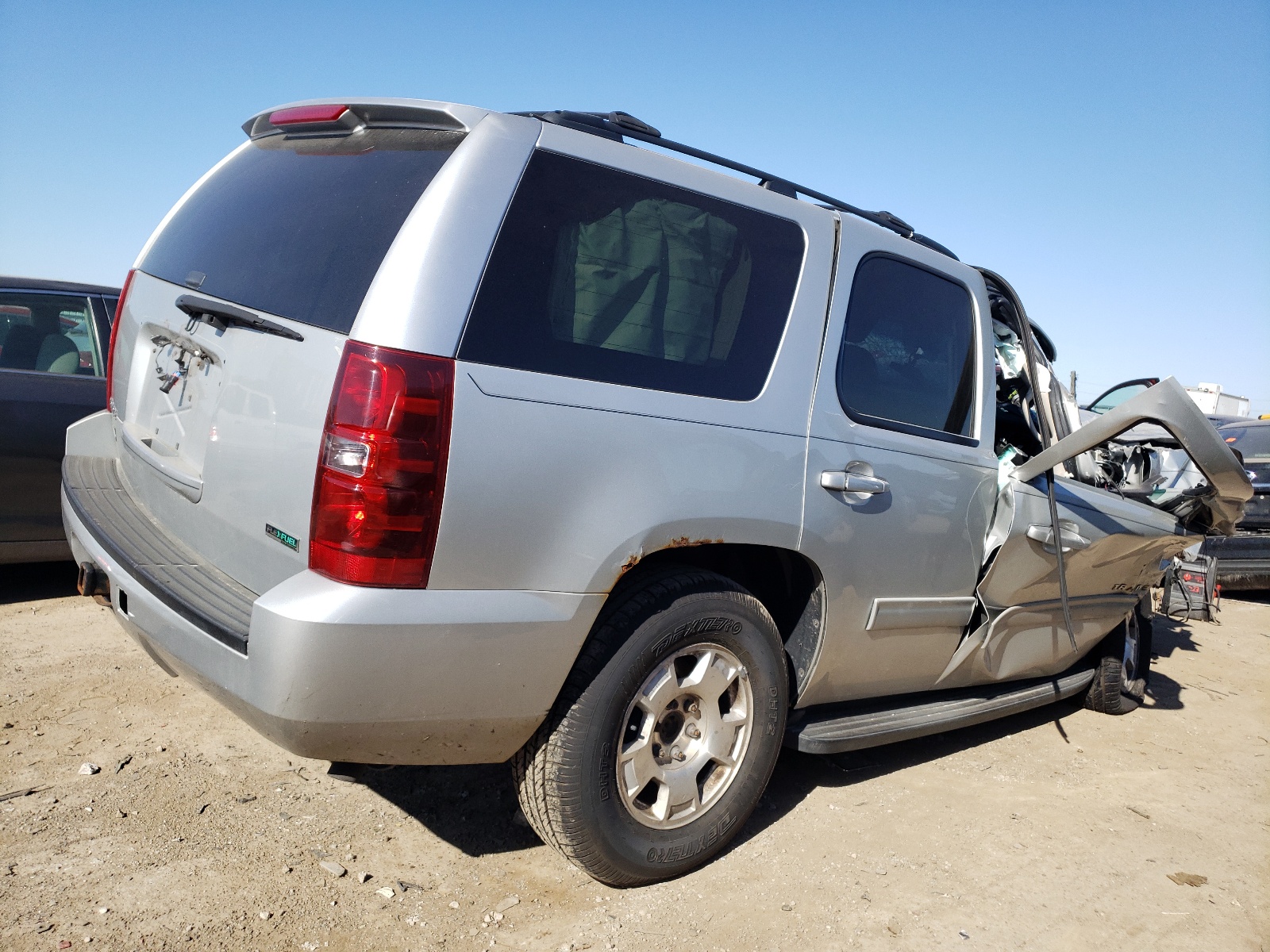 1GNSCAE02BR283974 2011 Chevrolet Tahoe C1500 Ls