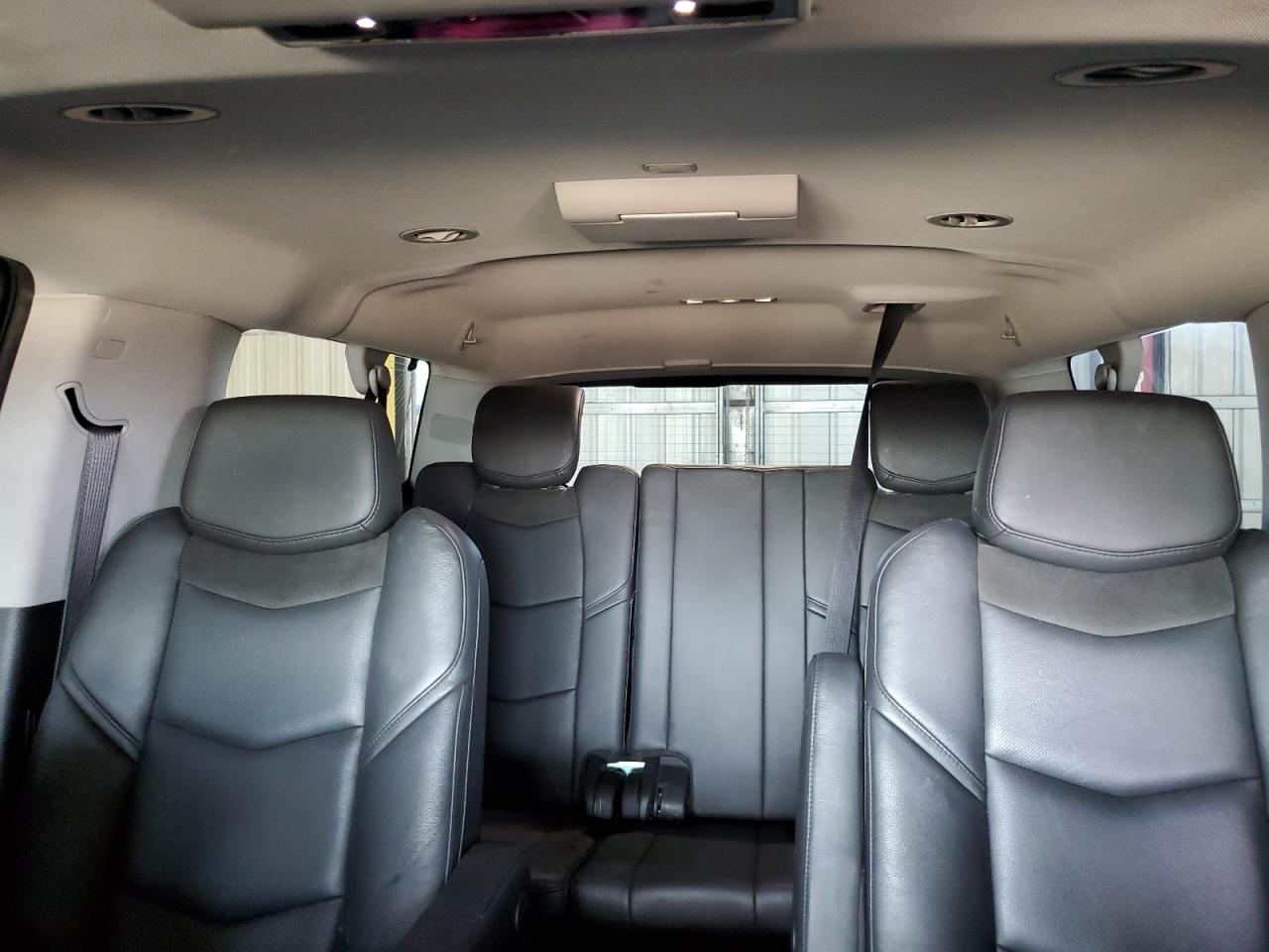 2019 Cadillac Escalade - Image 10