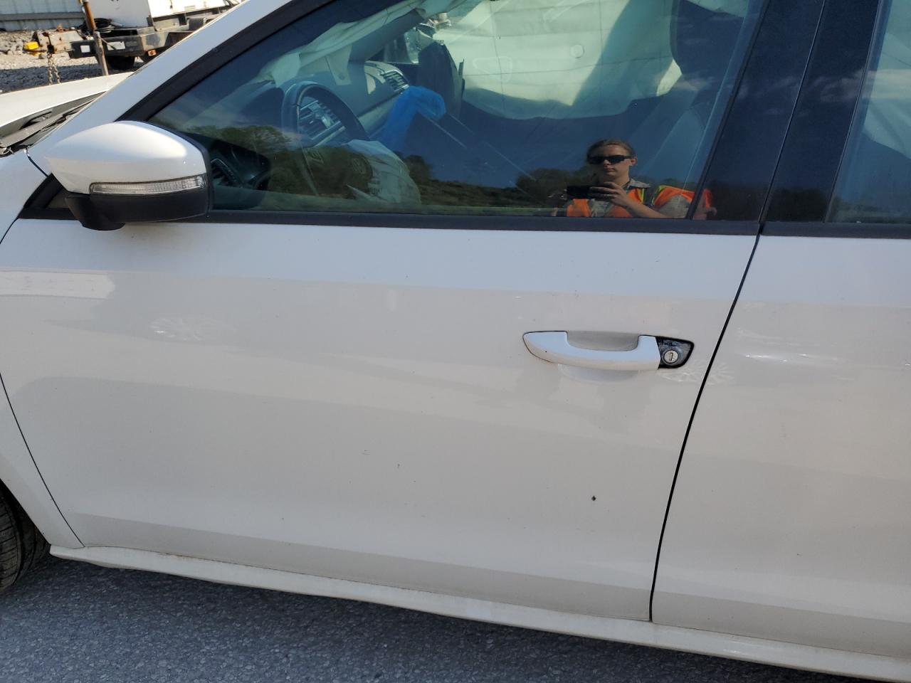 2015 Volkswagen Passat S VIN: 1VWAT7A33FC048352 Lot: 50913294