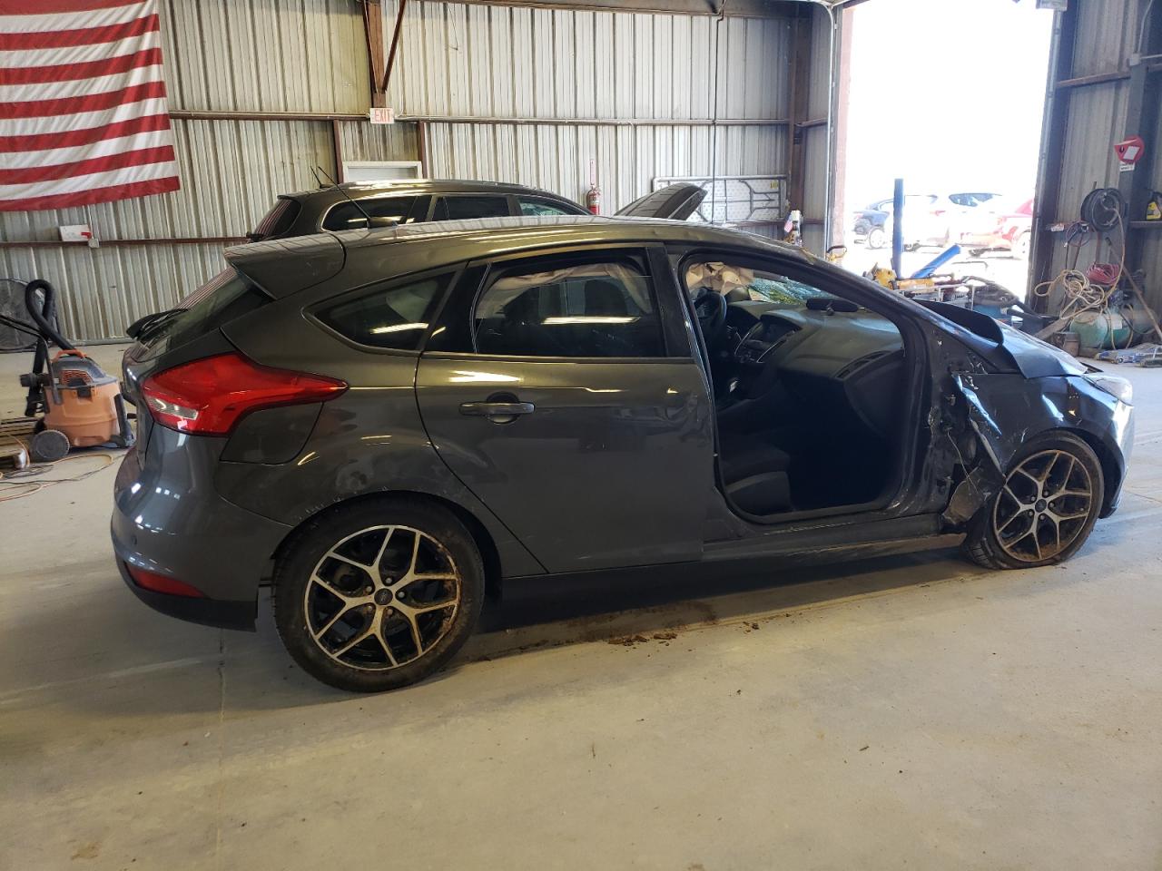 2018 Ford Focus Sel VIN: 1FADP3M28JL211110 Lot: 49293694