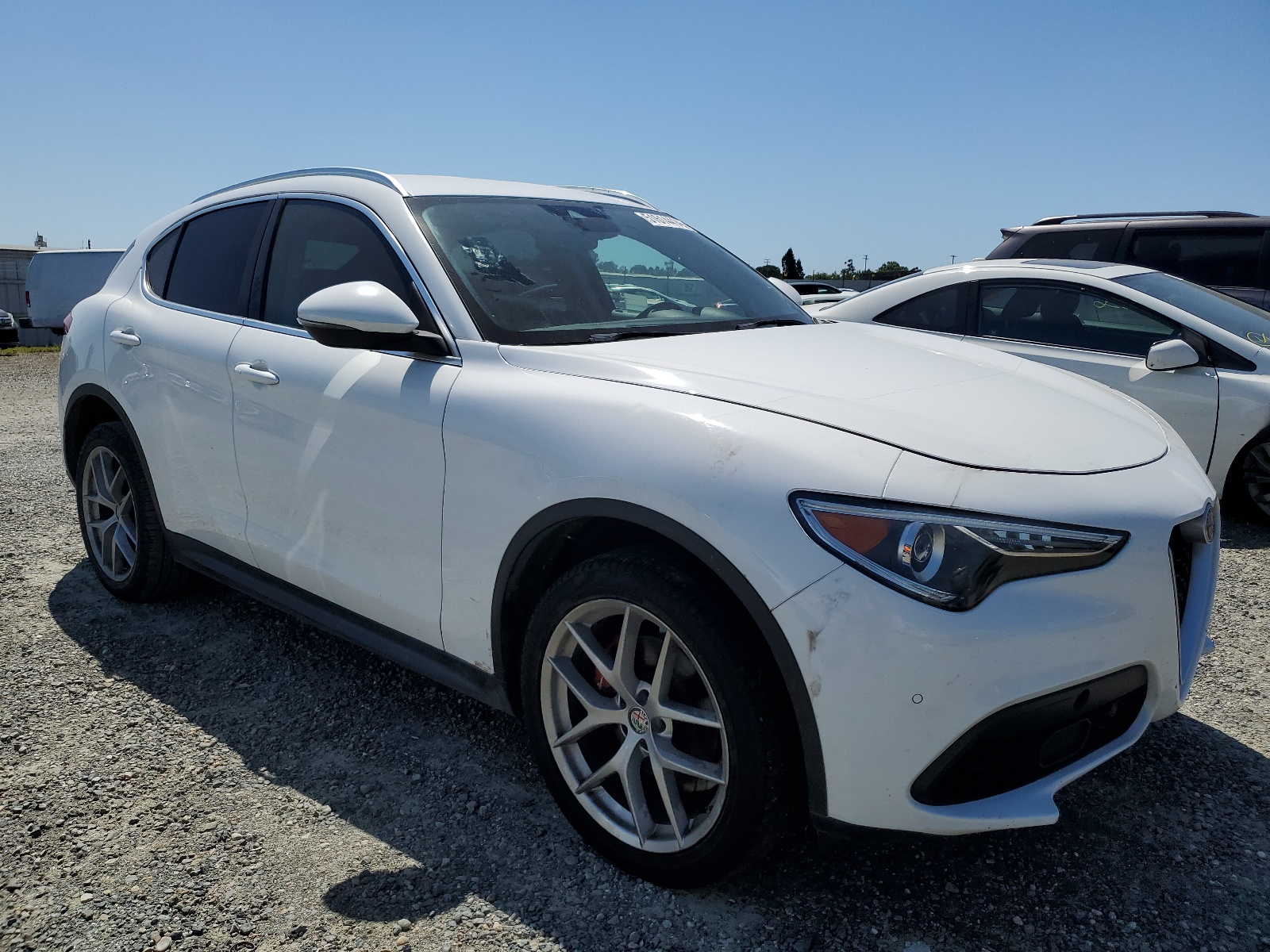 2018 Alfa Romeo Stelvio Ti vin: ZASFAKBN5J7B76103