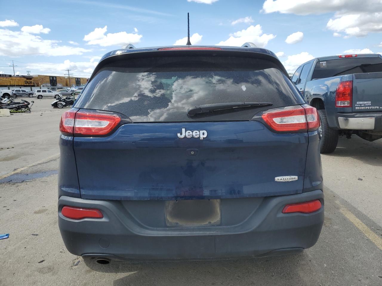 2018 Jeep Cherokee Latitude Plus VIN: 1C4PJLLB4JD577327 Lot: 52723174