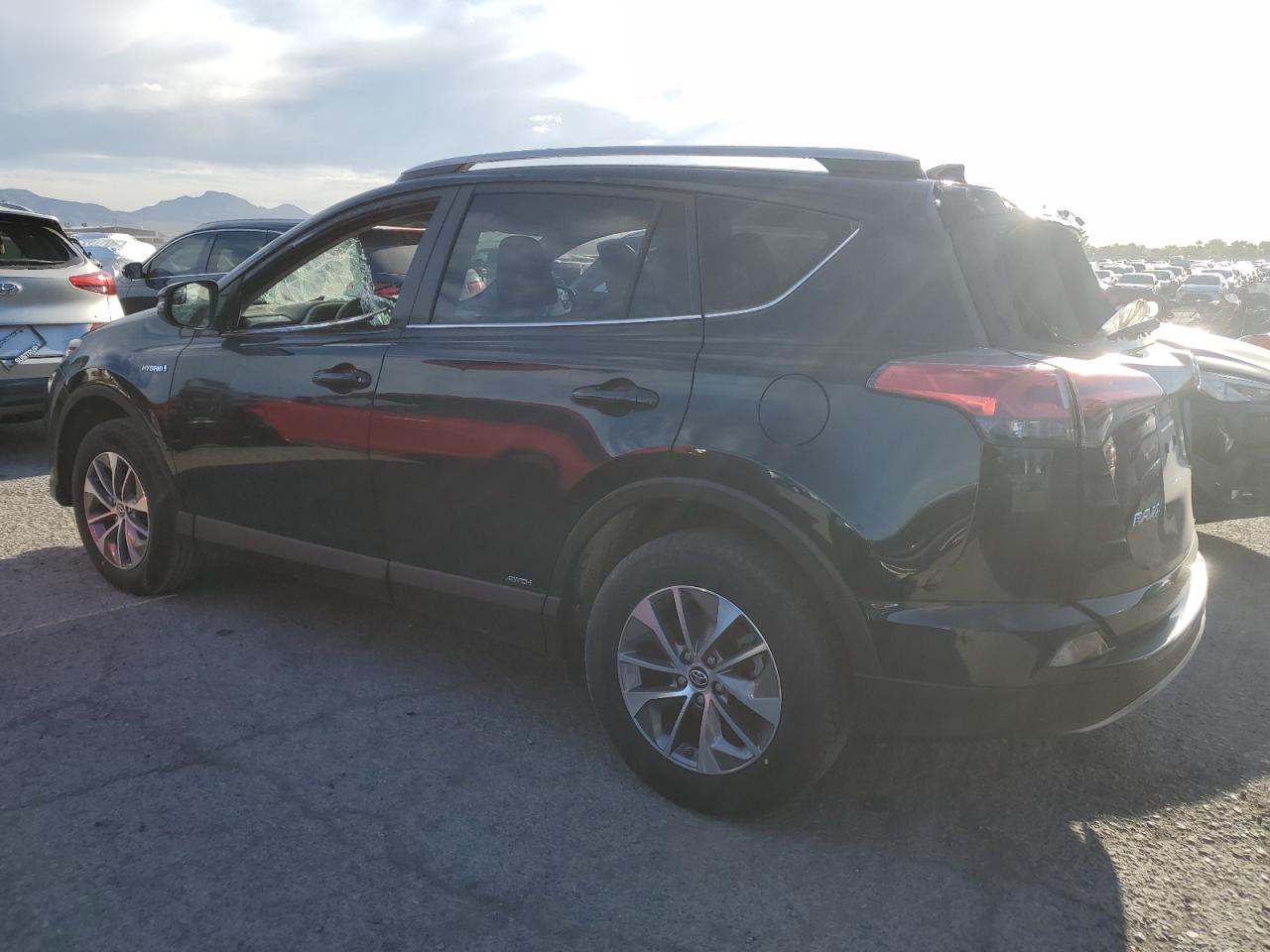 2018 Toyota Rav4 Hv Le VIN: JTMRJREV3JD188813 Lot: 64968363