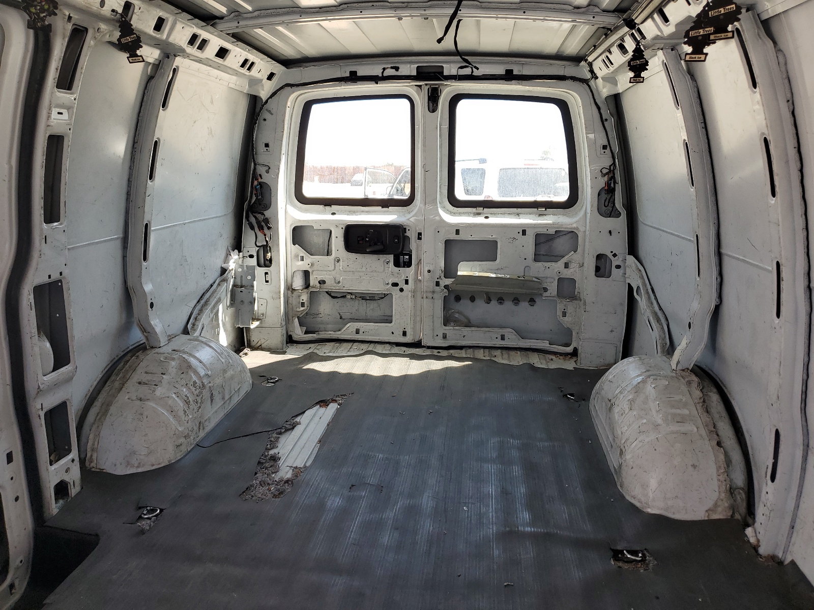 1GCWGAFP8J1321554 2018 Chevrolet Express G2500