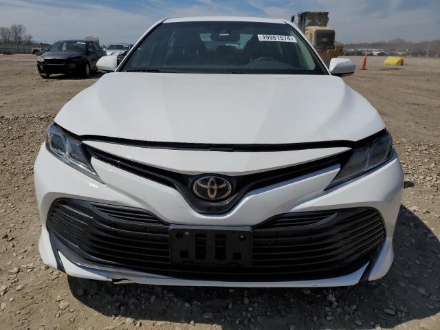  TOYOTA CAMRY 2018 Белый