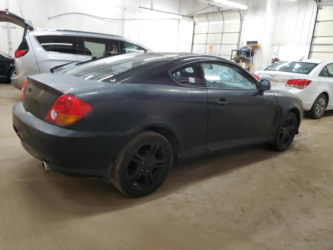 KMHHM65D03U037970 2003 Hyundai Tiburon