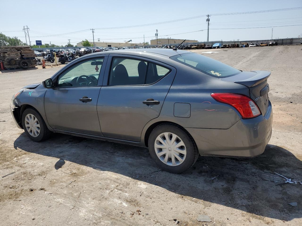 2016 Nissan Versa - Image 2