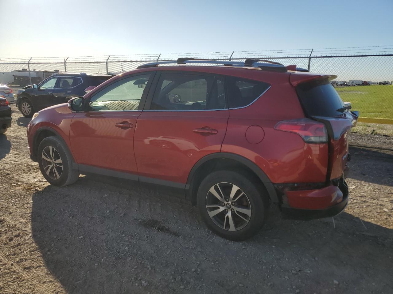 JTMWFREV9HJ117972 2017 Toyota Rav4 Xle